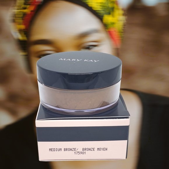 Medium  Bronze Silky Setting Powder - Mary Kay - Picture 1 of 6